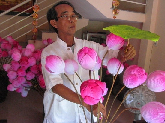 Làng hoa giấy 400 năm nổi tiếng ở Huế
