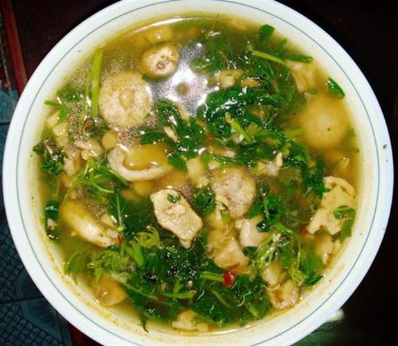 Canh nấm tr&agrave;m