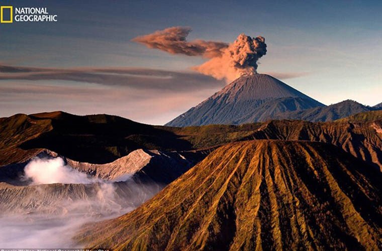 Hình ảnh ấn tượng về một ngọn núi lửa