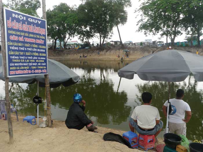 C&acirc;u c&aacute; nghĩa địa ở S&agrave;i G&ograve;n2