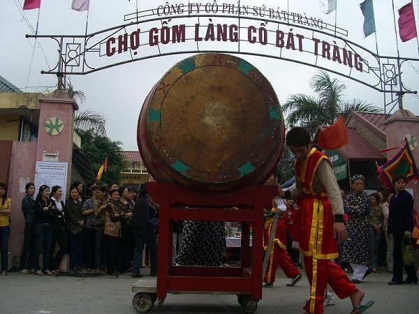 Du ngoan cho gom Bat Trang