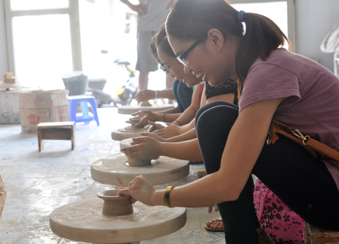 du ngoan cho gom Bat Trang