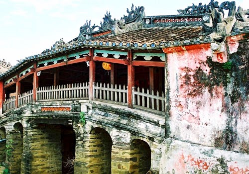 ch&ugrave;a Cầu10