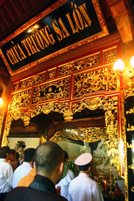 Tham quan 3 ng&ocirc;i ch&ugrave;a tr&ecirc;n đảo Trường Sa 