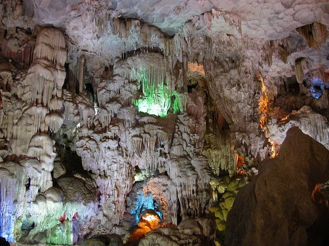 Đẹp mê hồn 10 thiên đường ngầm của Việt Nam