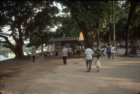 Nhìn lại Hà Nội những năm 80 qua lăng kính nước ngoài