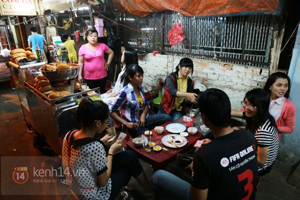 Hẻm ăn đ&ecirc;m3