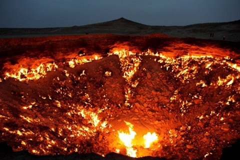 Cổng địa ngục ở Derweze, Turkmenistan