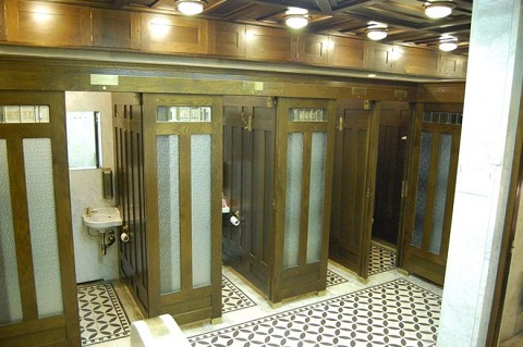 10 toilet công cộng khiến du khách "há hốc mồm"