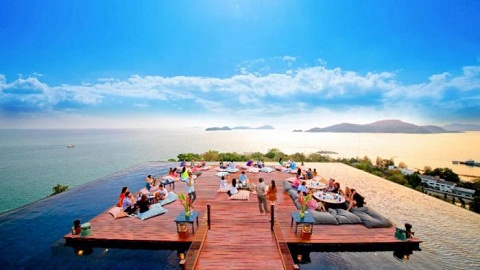 Hồ bơi khu nghỉ dưỡng Sri Panwa ở Thái Lan