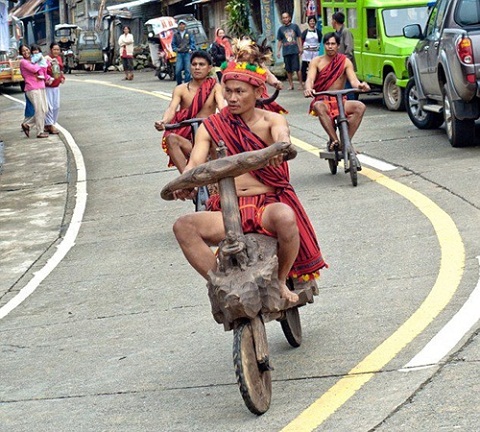 Cuộc đua xe gỗ độc đáo chỉ có ở Philippines