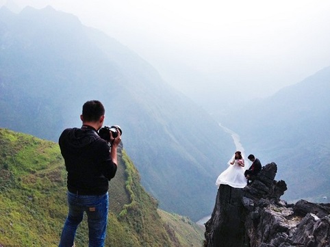 Chụp ảnh cưới trên đỉnh trời Chụp ảnh cưới trên đỉnh trời