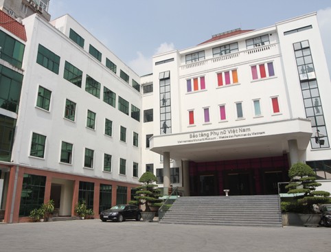 Thăm quan Bảo tàng Phụ nữ Việt Nam Thăm quan Bảo tàng Phụ nữ Việt Nam