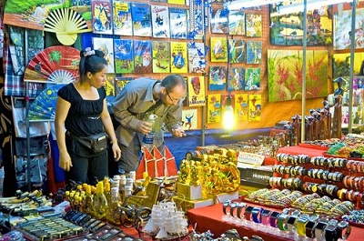 Cùng mua sắm khi du lịch Sài Gòn