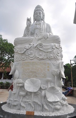 Tượng bồ tát lớn nhất Việt Nam