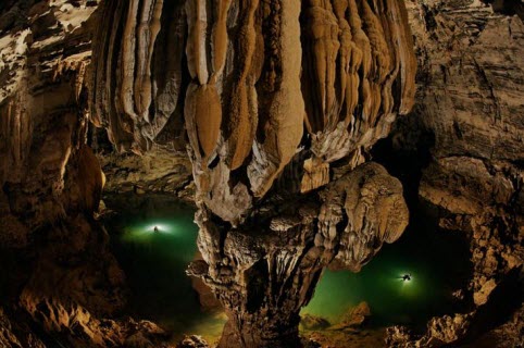 Bên trong hang Sơn Đoòng Ben trong hang son doong