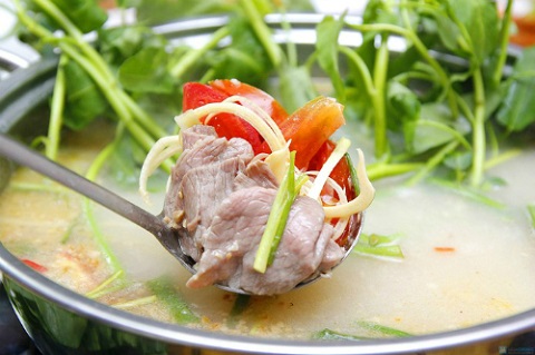 Thịt tr&acirc;u nh&uacute;ng mẻ &ndash; m&oacute;n ăn d&acirc;n d&atilde; miền T&acirc;y