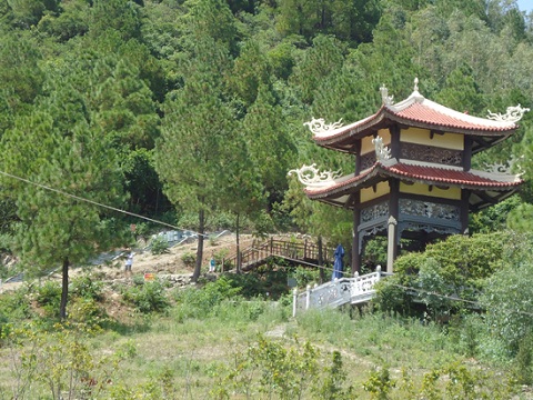 Thăm mộ đại tướng Võ Nguyên Giáp Thăm mộ đại tướng Võ Nguyên Giáp