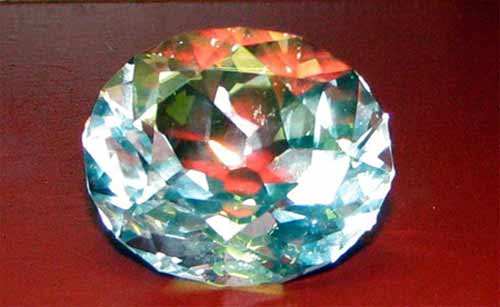 Vi&ecirc;n kim cương Koh-i-Noor d&iacute;nh lời nguyền