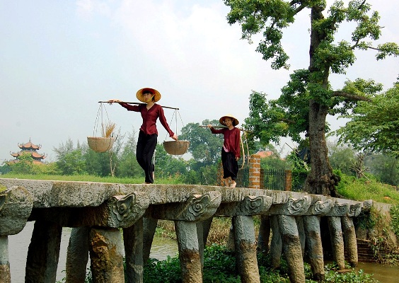 N&eacute;t cổ k&iacute;nh nơi l&agrave;ng N&ocirc;m