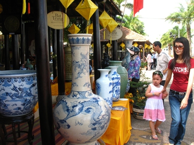 Nhiều l&agrave;ng nghề n&ecirc;n tập trung l&agrave;m du lịch