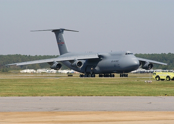 M&aacute;y bay vận tải chiến lược C-5 Galaxy