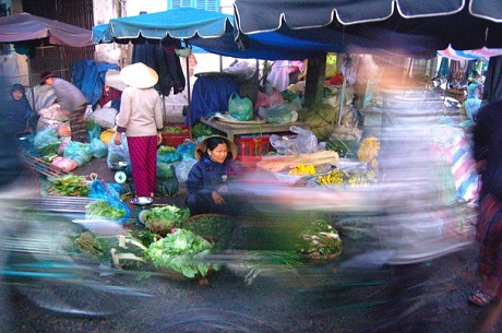 Nét đẹp người Việt qua ống kính người nước ngoài