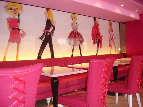 Độc đ&aacute;o nh&agrave; h&agrave;ng b&uacute;p b&ecirc; Barbie 
