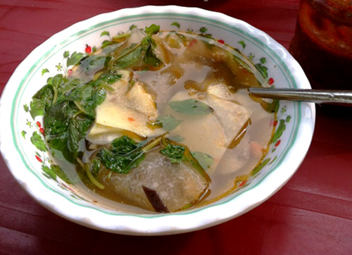 Qu&aacute;n b&aacute;nh bột lọc chan nước "số 1" Thụy Khu&ecirc;