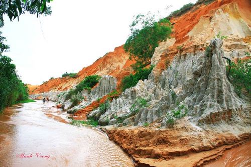Ngất ngay trước nhan sac do cua suoi tien mui ne