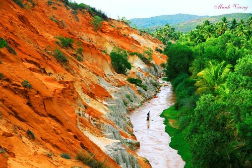 Ngất ngay trước nhan sac do cua suoi tien mui ne