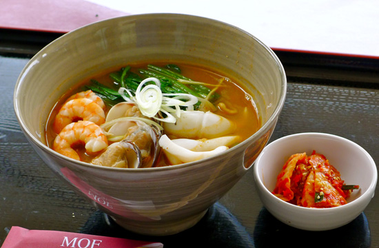 tom yum ra men