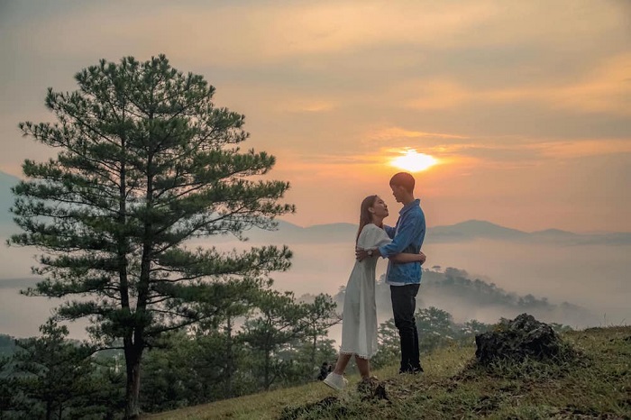 Đồi Đa Phú săn mây cũng tuyệt đẹp khi Du lịch Đà Lạt tháng 2