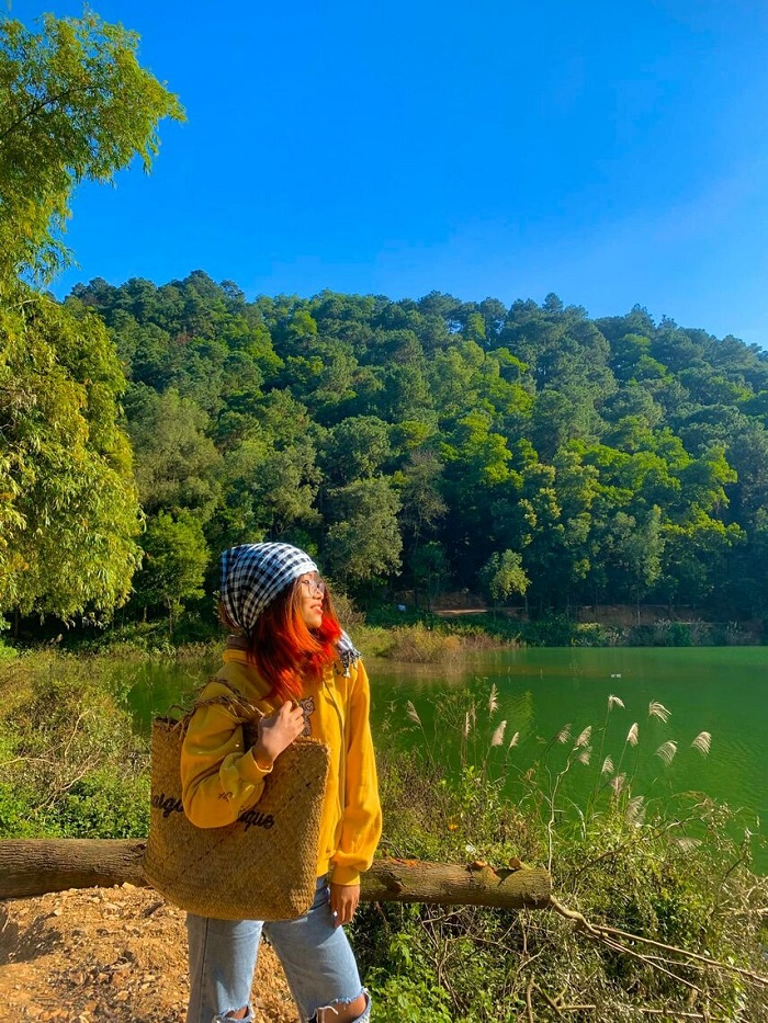 Ghé núi Hàm Lợn cách không xa hồ Chòm Núi Hà Nội thôi nào