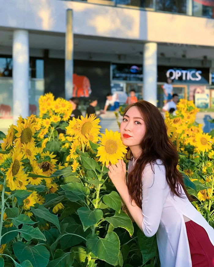 Khu vui chơi mở cửa xuyên Tết ở TP HCM - Hội hoa xuân Phú Mỹ Hưng 2025