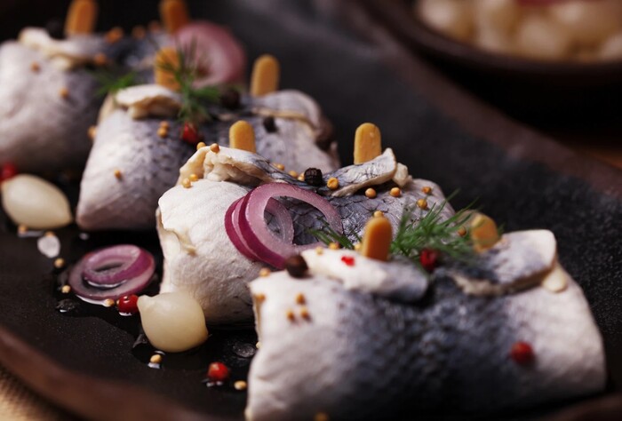 Món ăn truyền thống đón năm mới ở các nước - Cá trích muối, Scandinavia và Ba Lan