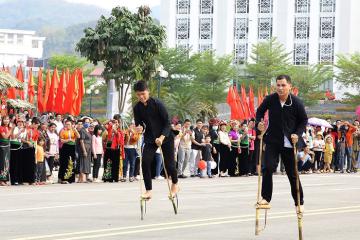 Lễ hội mùa xuân Tây Bắc: Hòa chung không khí rộn ràng của trời xuân