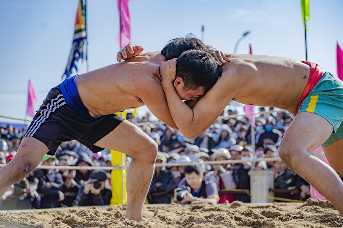 Đầu năm tới làng Sình - địa điểm du xuân ở Huế xem đấu vật