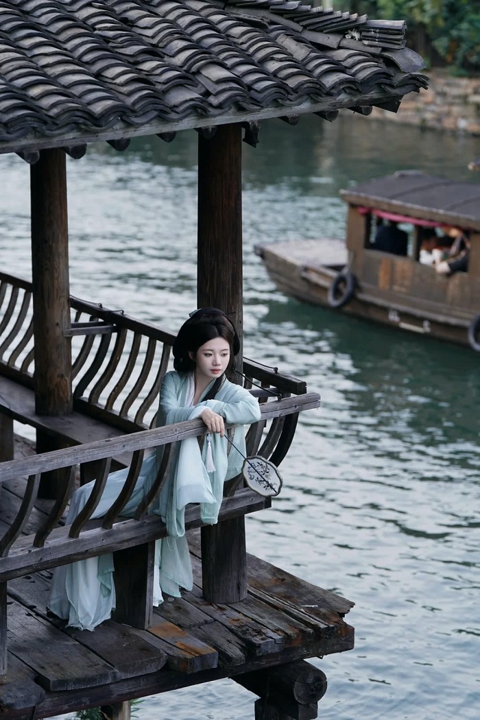 Hoá thân thành các cô gái trong trang phục cổ trang khi du lịch Ô Trấn Trung Quốc