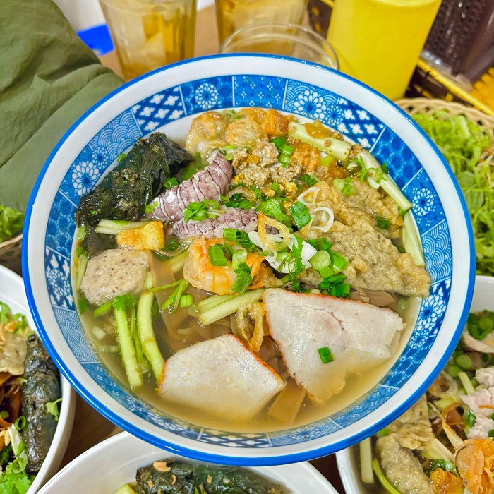 Tới ngay quán bánh đa cua ngon tại Hải Phòng trong chuyến đi sắp tới