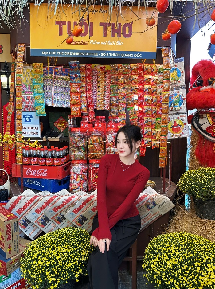 Quán cà phê trang trí Tết ở Nha Trang theo phong cách hoài cổ