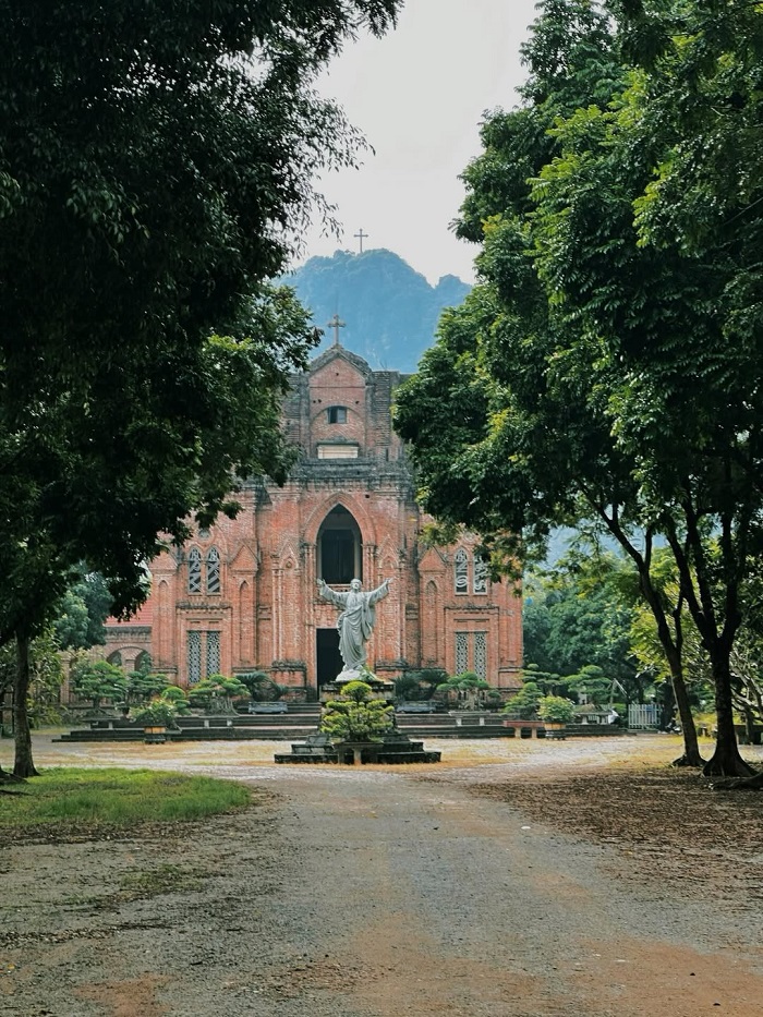 Đan viện Thánh Mẫu Châu Sơn Ninh Bình có quy mô rộng lớn