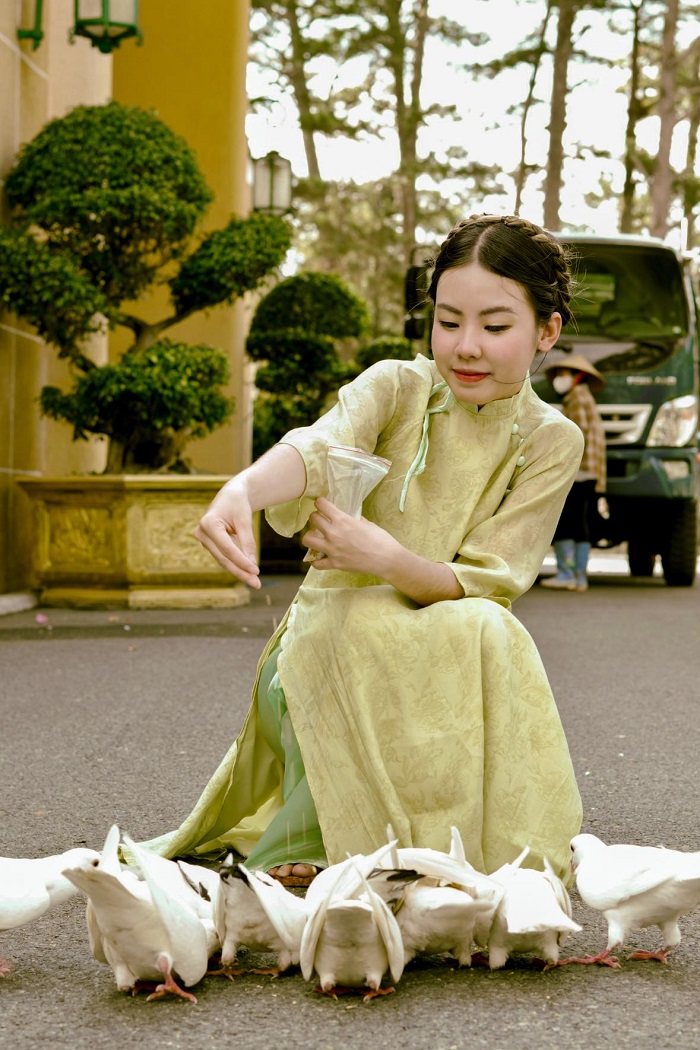 Tới địa điểm chụp ảnh Tết ở Đà Lạt Dinh Bảo Đại 3 để có ảnh đẹp mang về