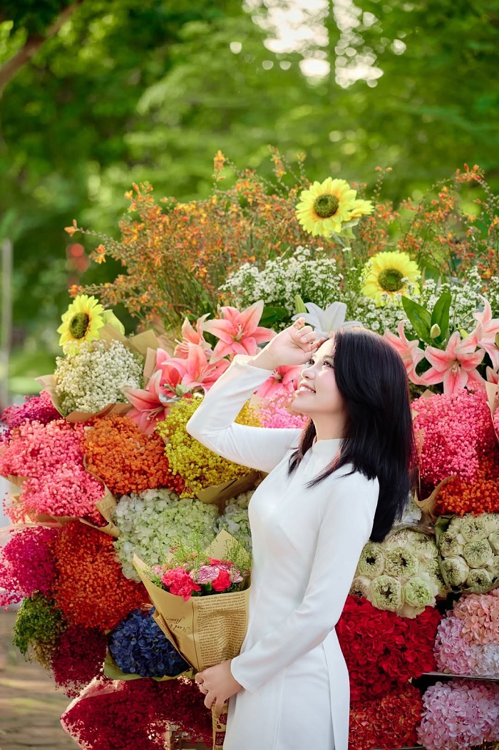 Phan Đình Phùng - Hoàng Diệu là địa điểm chụp áo dài Tết đẹp ở Hà Nội nhất định bạn phải đến