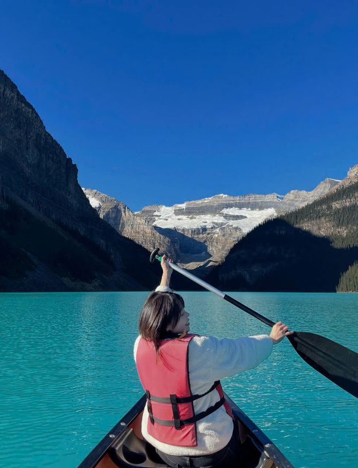 Các địa điểm du lịch Canada mùa xuân - Hồ Louise