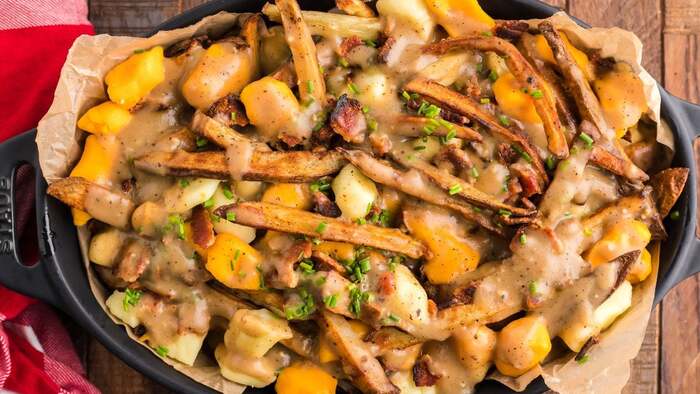 Món ăn mùa đông ở Canada - Poutine