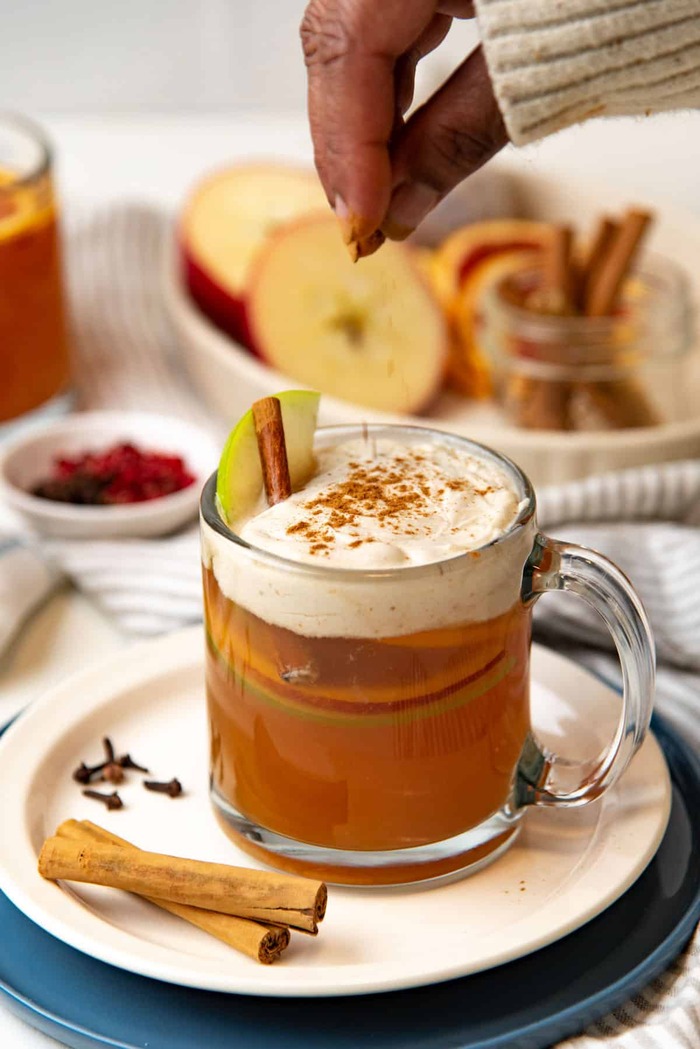 Món ăn mùa đông ở Canada - Rượu táo nóng