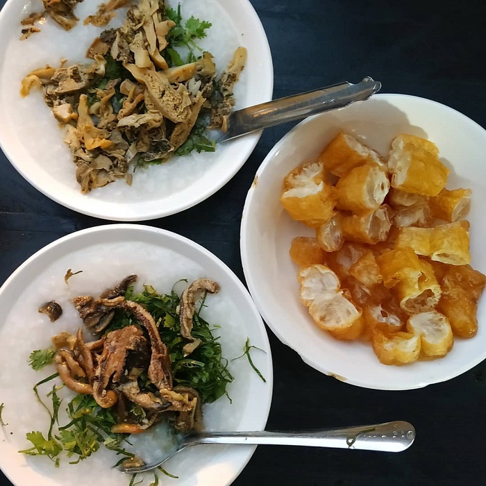 Cháo cay là món ăn vặt ở Hải Phòng thơm ngon, bổ dưỡng