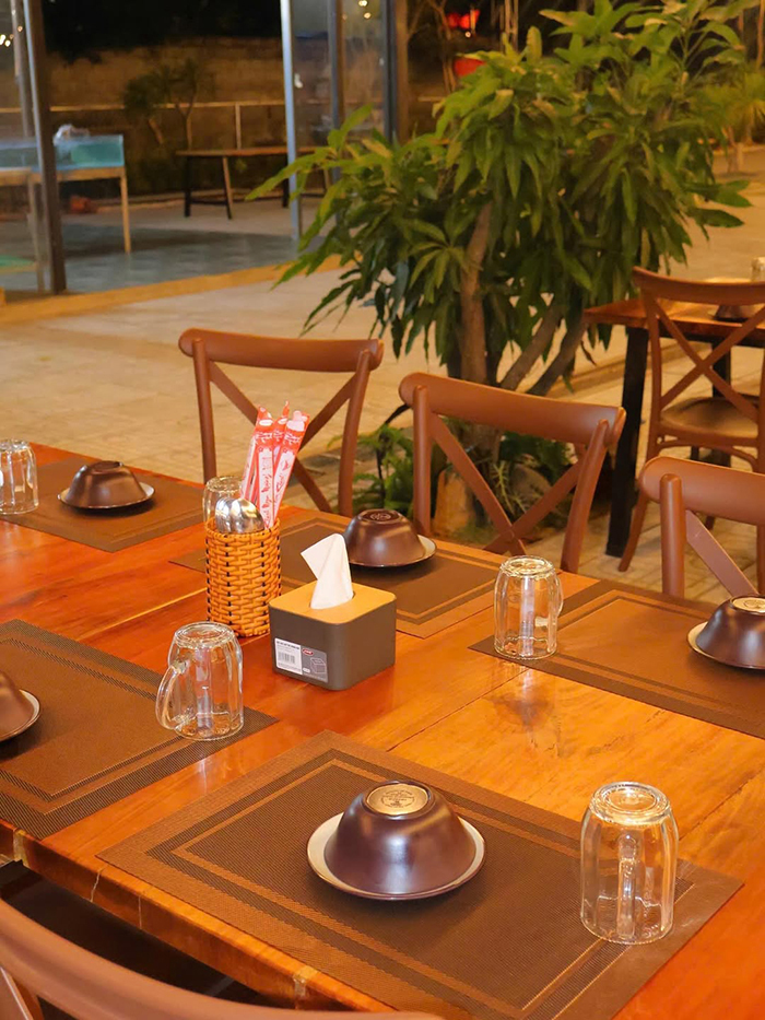 Thưởng thức ẩm thực tại quán ăn ngon Phú Quốc