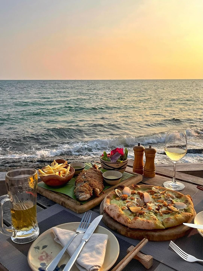 Ngắm hoàng hôn tại quán ăn ngon Phú Quốc